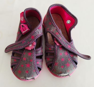 Dívčí obuv 23