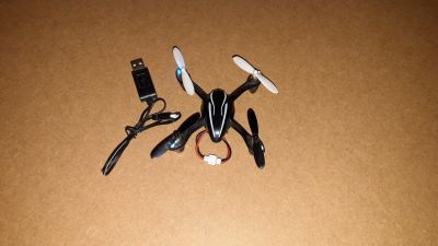 Daruji mini dron s nabíječkou