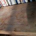 Starý dřevěný kuchyňský stůl