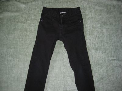 černé džíny
