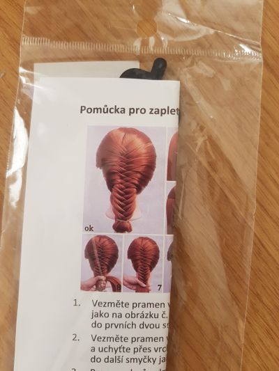 Pomůcka na zapletani vlasů