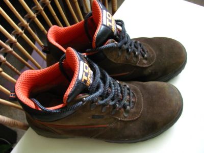 Pánské kožené pracovní boty - pohorky v. 42
