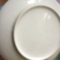 2x porcelánový talíř mělký-odštípnuté nebo poškrábaný povrch