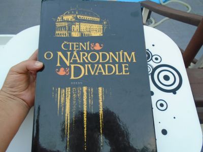 cteni o Narodnim divadle - kniha