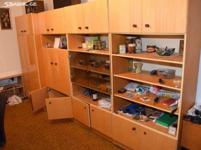 nábytek (na chatu, chalupu)