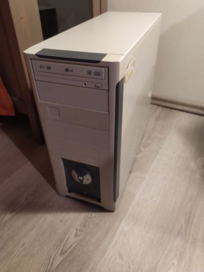 Stary funkcny PC