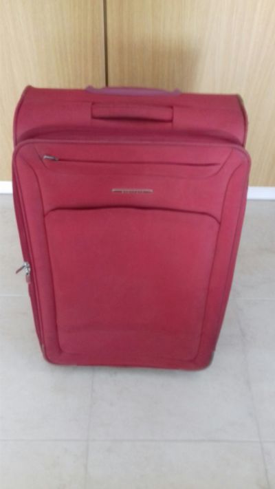 Kufr červený