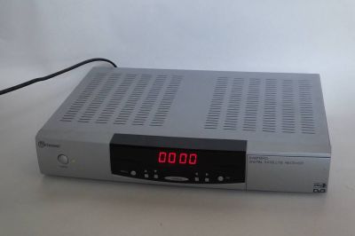 DIGITÁLNÍ SATELIT METRONIC DVB710+CI S LNB HLAVOU GARDINER