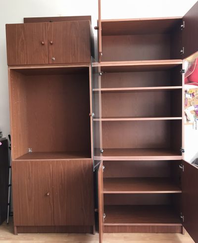 Šatní skříně a skříňky za odvoz