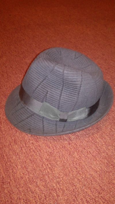 Retro klobouk od Tonaku.