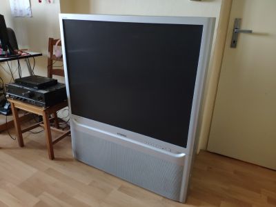 Projekční televize 112 cm