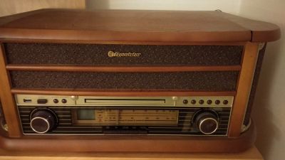 Rezervovano pro domov seniorů .Gramoradio s CD Zn. Roadstar