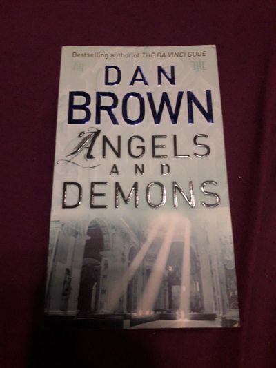 anglicka kniha ANGELS AND DEMONS od Dana Brown
