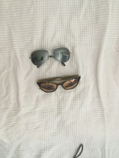 Daruji slunečni brýle poškozené originál