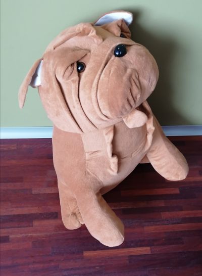 Plyšový pes buldok, výška cca 50cm