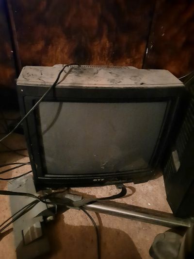 Starý televizor 2