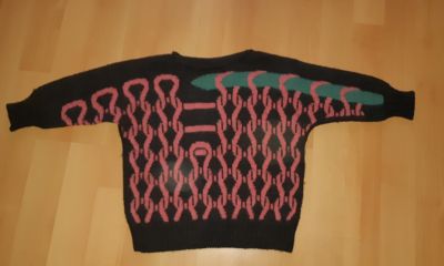 Pletený svetr s pleteným vzorem