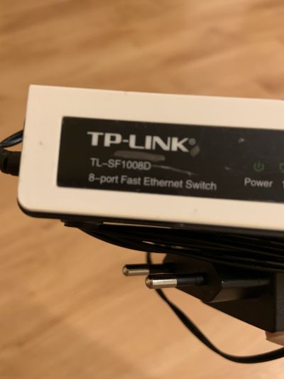 Switch TP Link 8 portů funkční