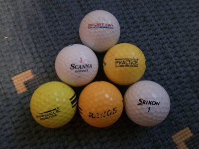 Golfové míčky