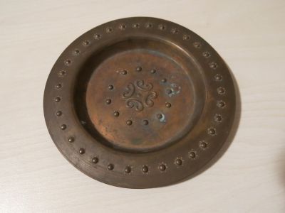 ozdobný talíř
