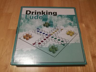 "Drinking Ludo" - alkoholové člověče nezlob se