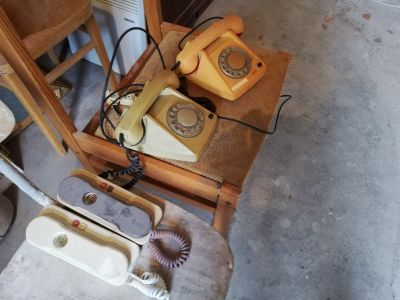 staré telefony