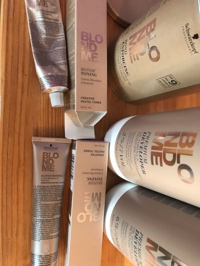 Schwarzkopf Professional BLONDME - vyvíječ, pudr, tónovač