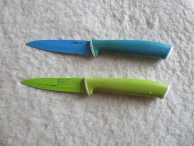 Nože barevné malé