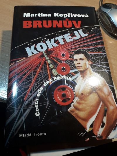 brunuv koktejl