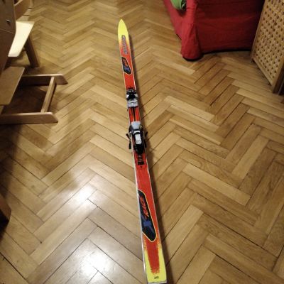 Lyže 210 cm