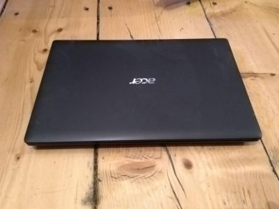 nefunkční notebook Acer Aspire 5742ZG