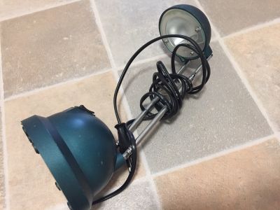 Stolní lampa bez žárovky
