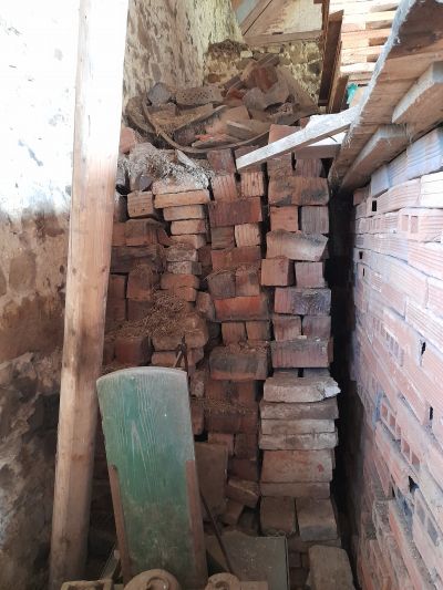 Daruji cervene cihly..