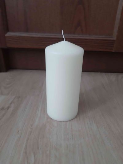 Bílá svíčka velká