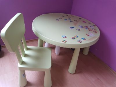 Dětský stůl