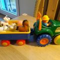 Plastová hračka traktor s farmářem