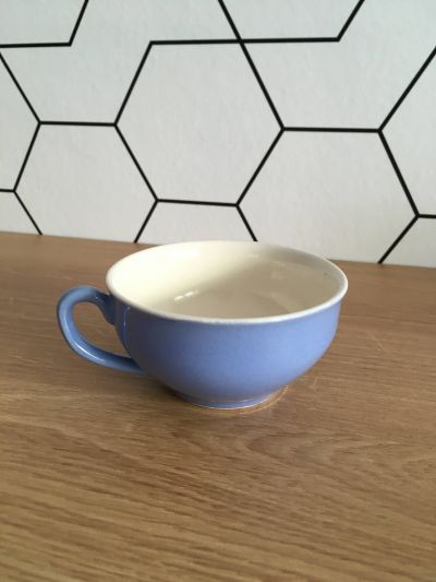 Porcelánový hrníček na čaj/kafe