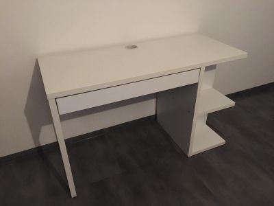 Pracovní stůl IKEA