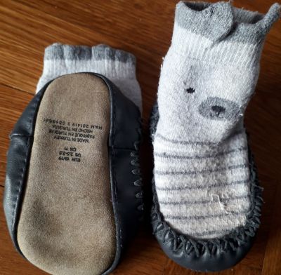 Ponožky s koženou podrážkou šedé