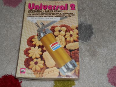 Universal 2 zdobička a lis na těsto