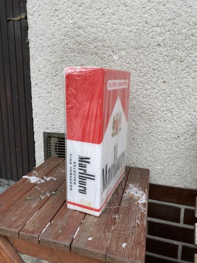 Svetelna reklama Marlboro