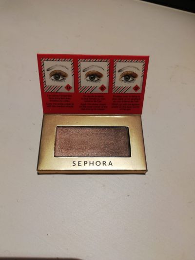 Sephora hnědý třpytivý oční stín