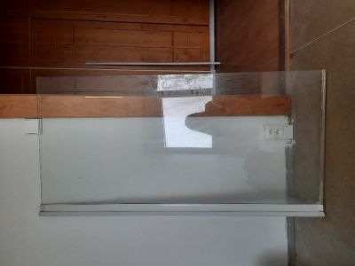 zástěna do koupelny na vanu, lze využít i na sklo