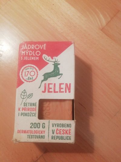 Tuhé mýdlo Jelen