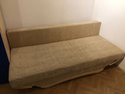 ROZKLÁDACÍ POHOVKA / GAUČ