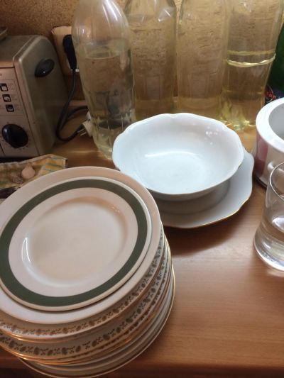 porcelánové nádobí