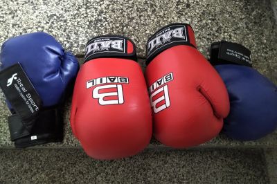 2x Boxerské rukavice - dospelácke Bali + detské Total Sport