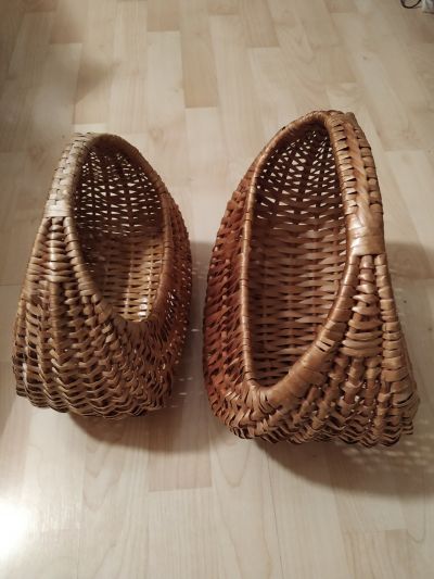 Dva proutěné košíky - gondoly