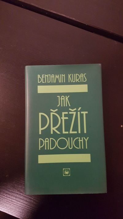 Kniha Jak přežít padouchy