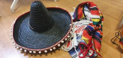 Sombrero a poncho (párty kostým)
